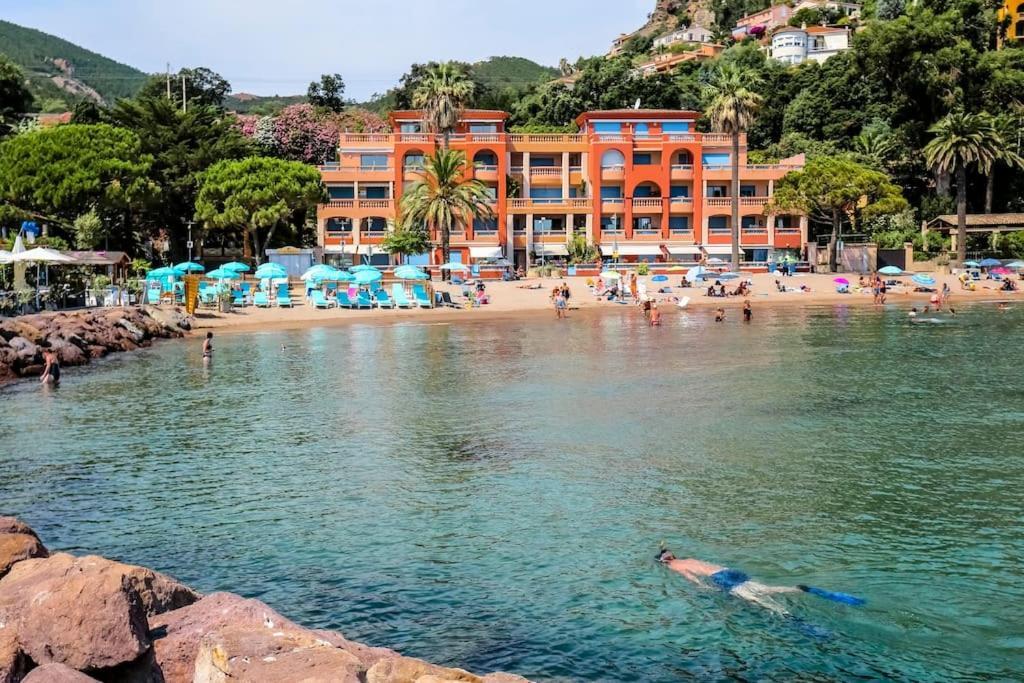 French Riviera 1 Bedroom On The Beach Facing Cannes Théoule-sur-Mer Eksteriør bilde