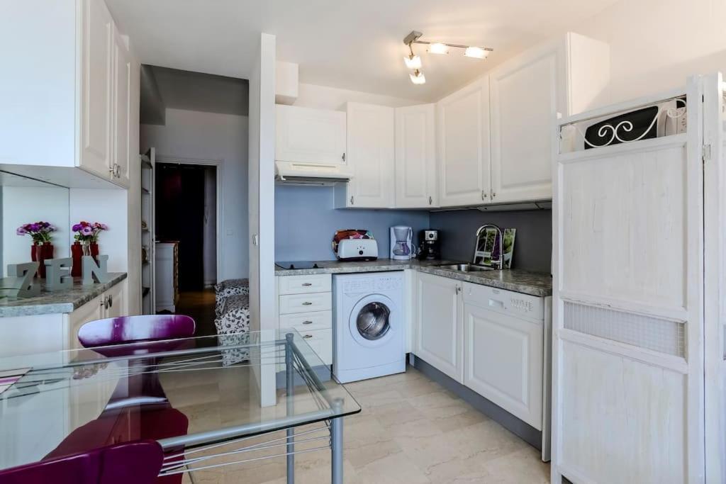 French Riviera 1 Bedroom On The Beach Facing Cannes Théoule-sur-Mer Eksteriør bilde