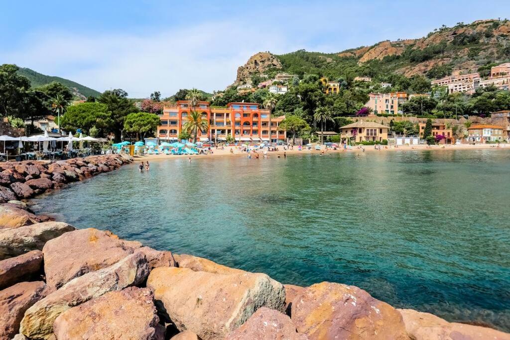 French Riviera 1 Bedroom On The Beach Facing Cannes Théoule-sur-Mer Eksteriør bilde