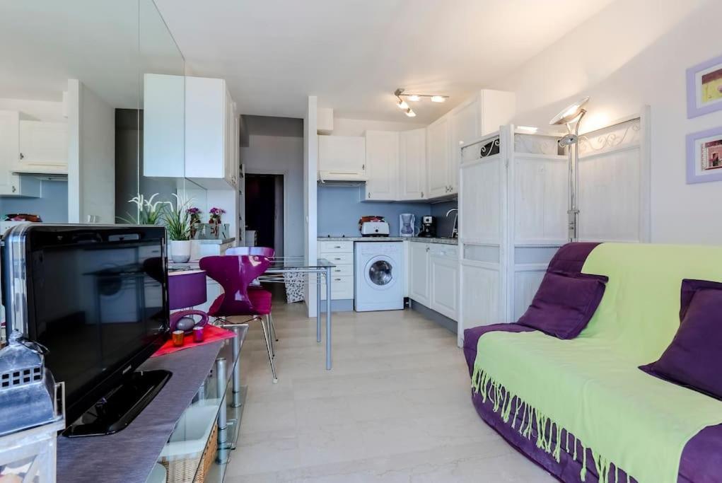 French Riviera 1 Bedroom On The Beach Facing Cannes Théoule-sur-Mer Eksteriør bilde