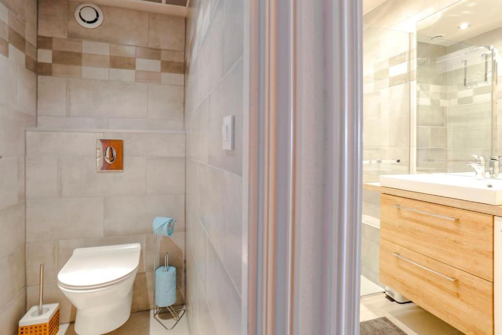 French Riviera 1 Bedroom On The Beach Facing Cannes Théoule-sur-Mer Eksteriør bilde
